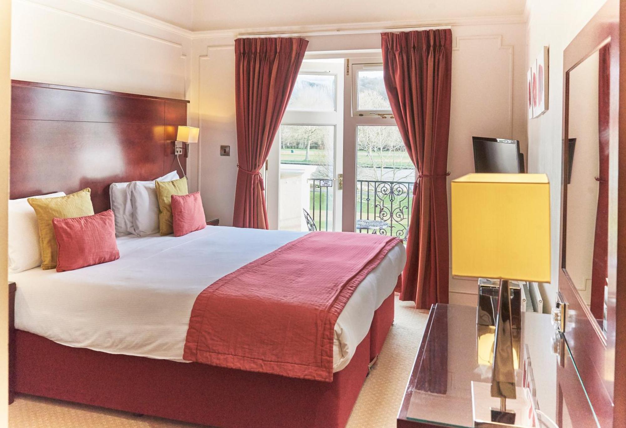 Phyllis Court Members Club Hotel 4*